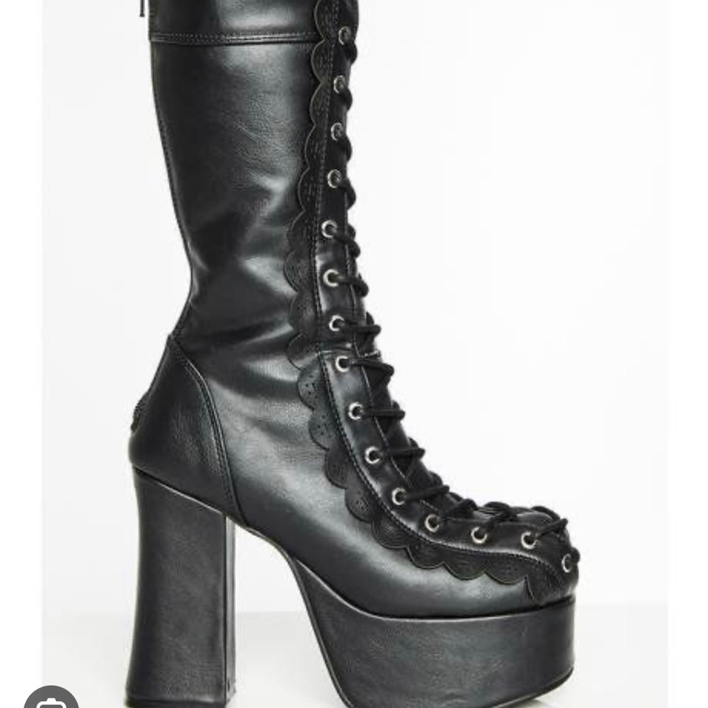 📍📍📍 ISO 📍📍📍 Demonia Devilina Size 9